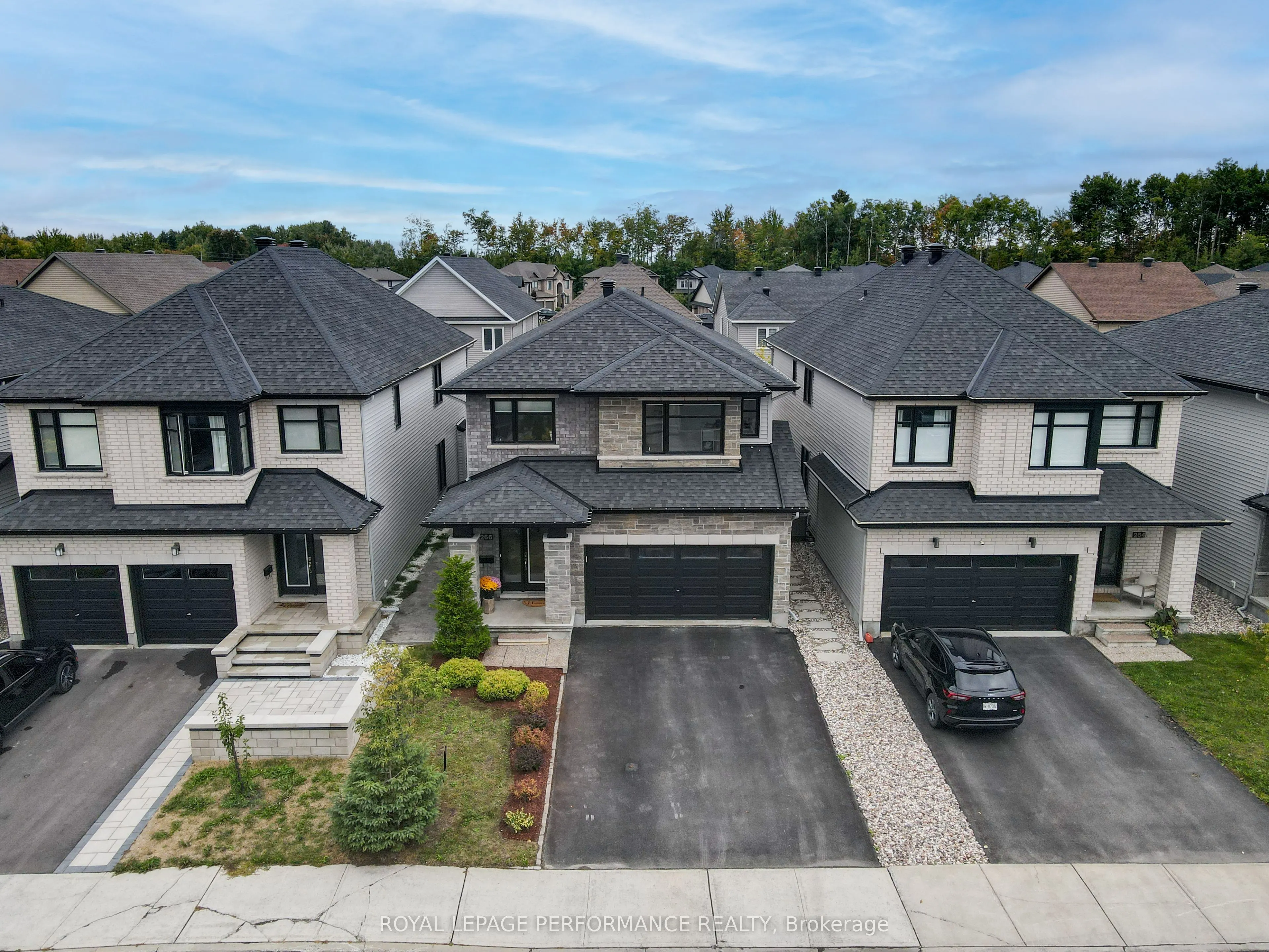 266 SHINLEAF Crescent