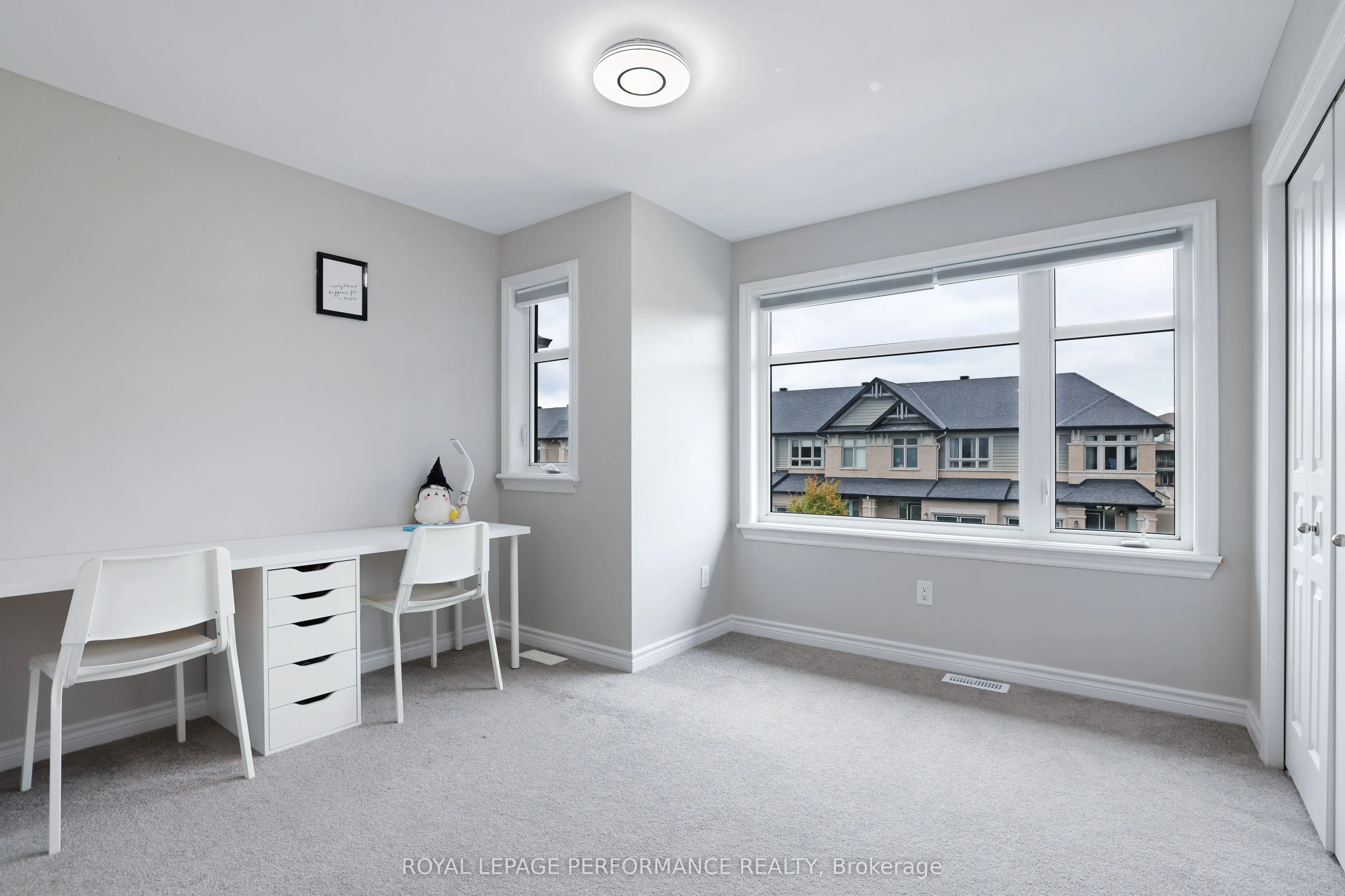 266 SHINLEAF Crescent