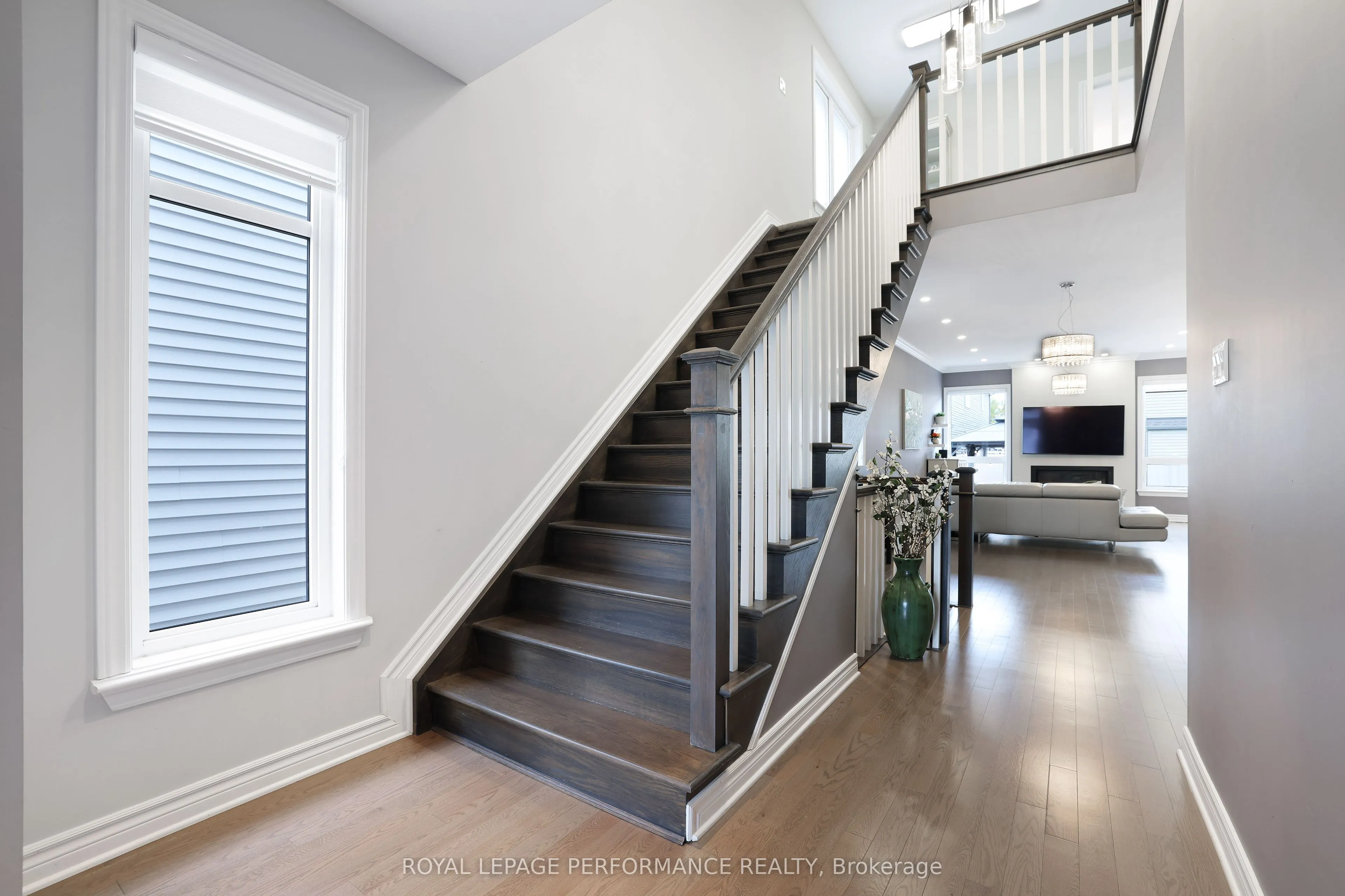266 SHINLEAF Crescent