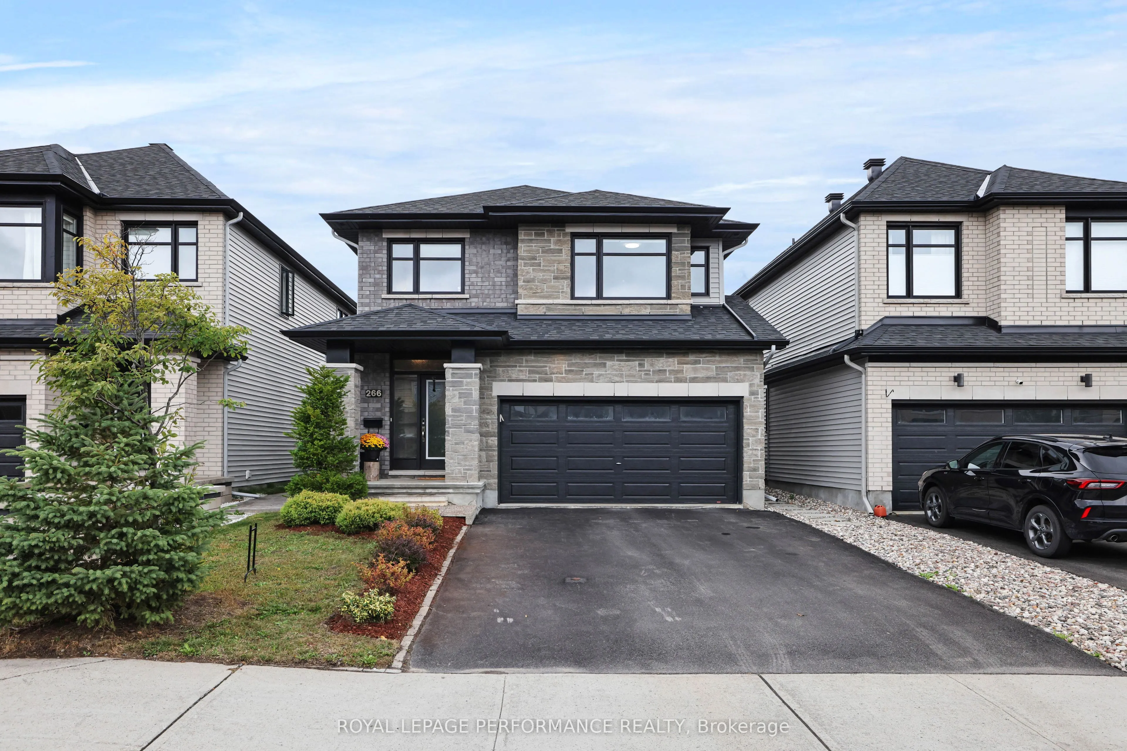 266 SHINLEAF Crescent
