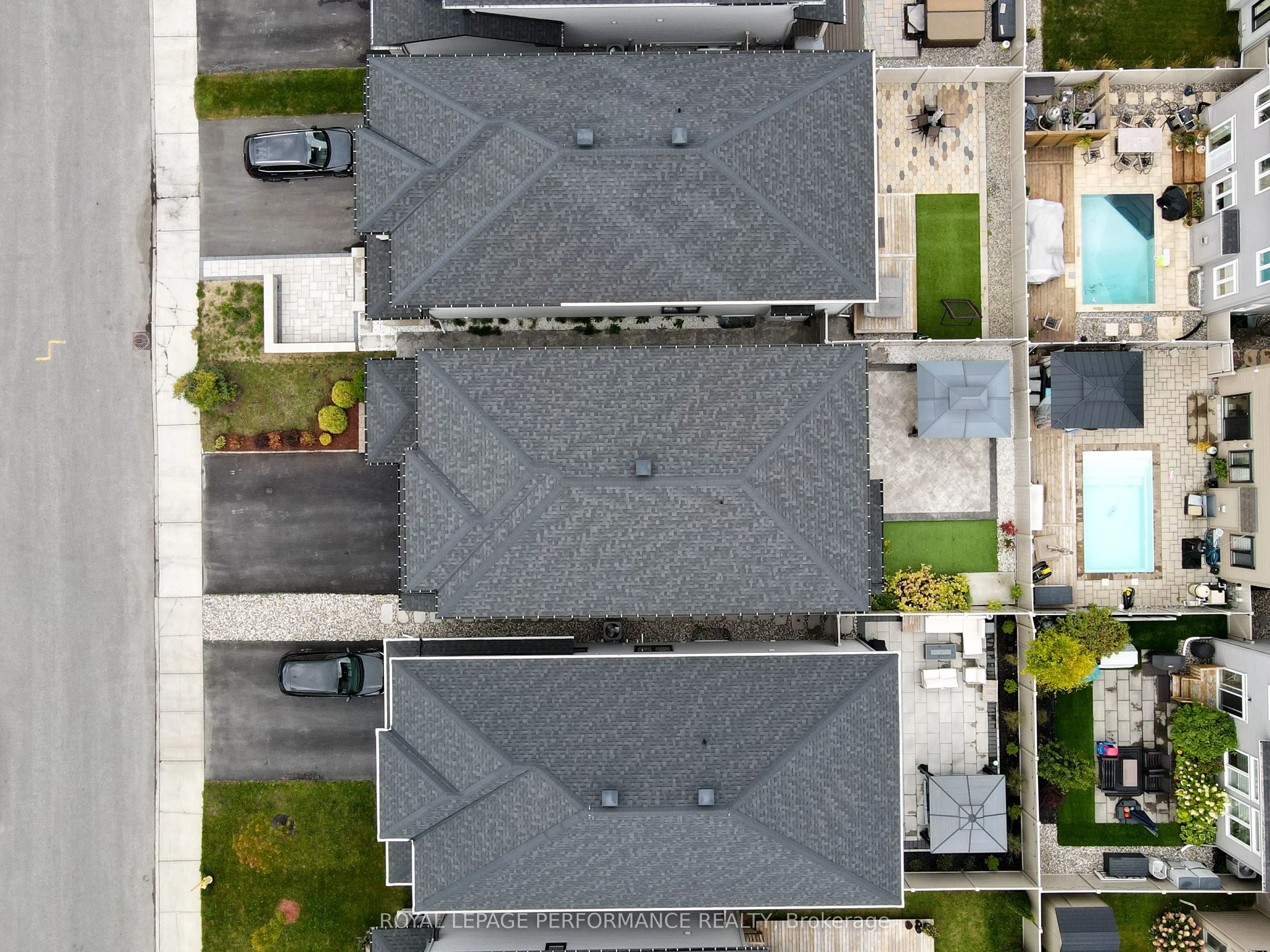266 SHINLEAF Crescent