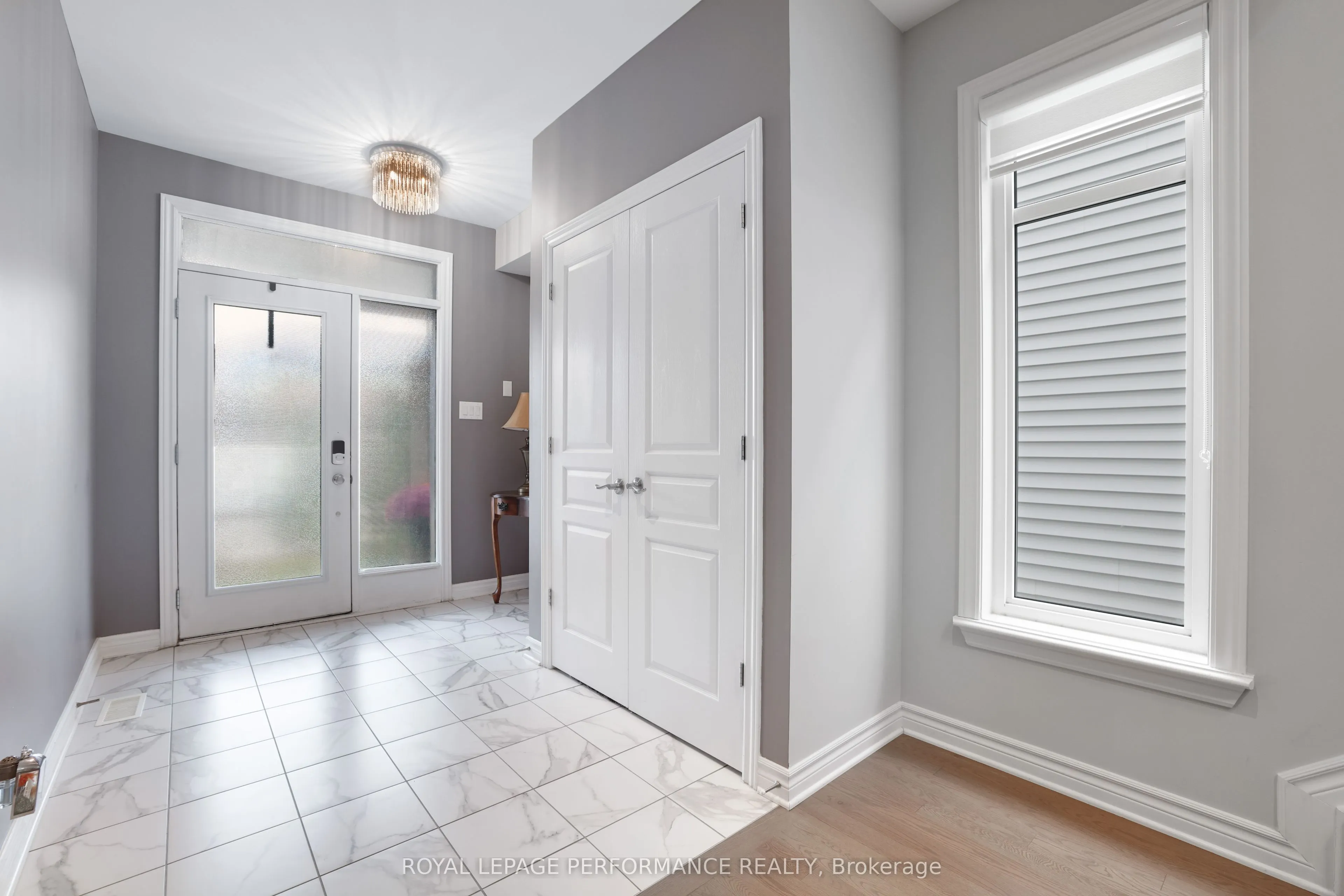 266 SHINLEAF Crescent