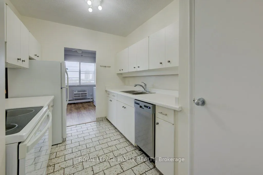 45 Westmount Road N, #602