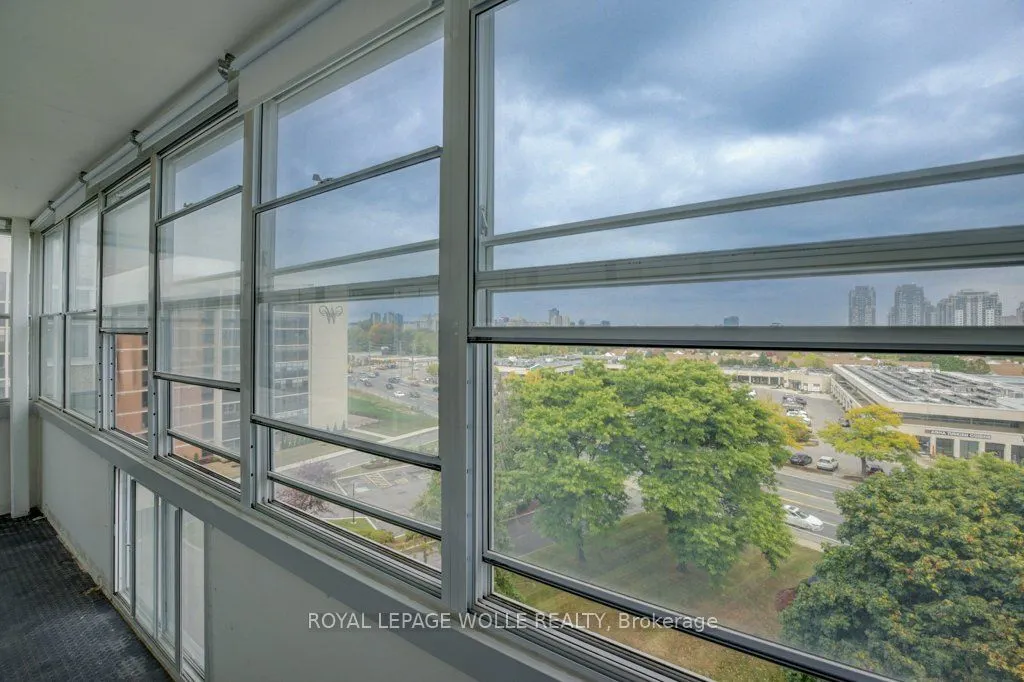 45 Westmount Road N, #602