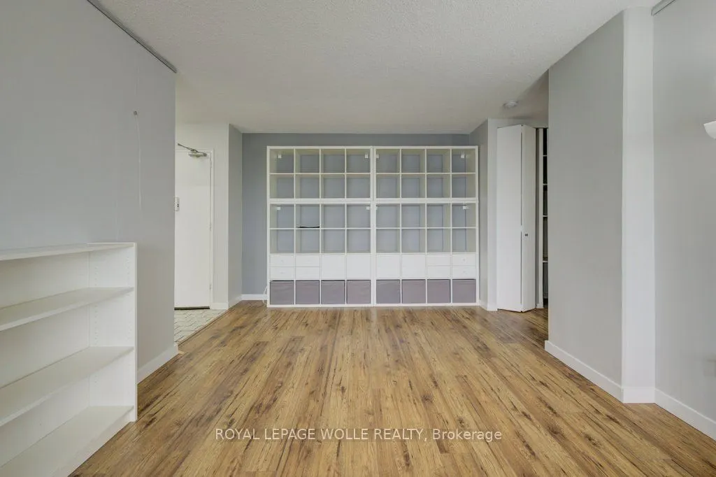 45 Westmount Road N, #602