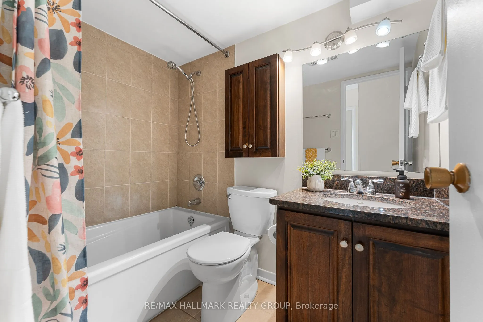 158C McArthur Avenue, #808