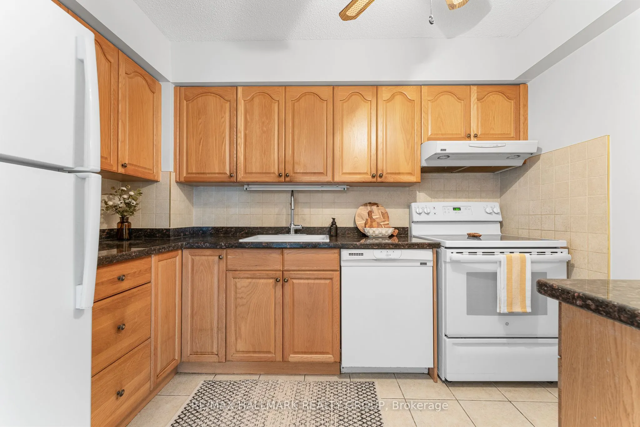 158C McArthur Avenue, #808