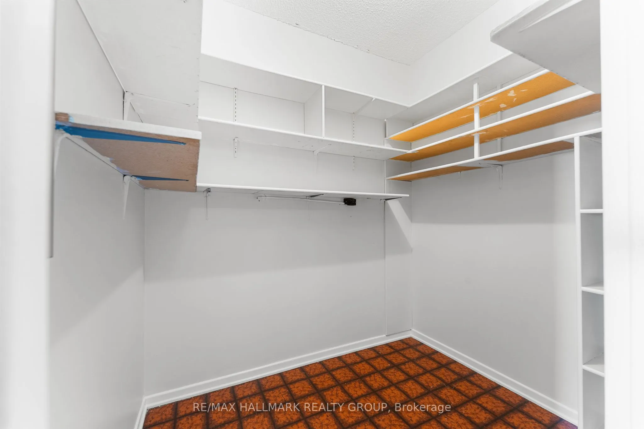 158C McArthur Avenue, #808