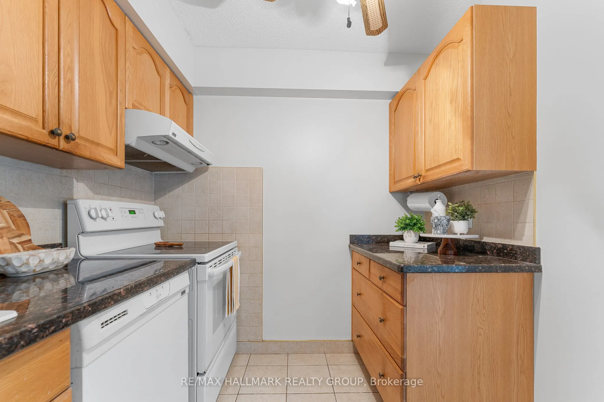 158C McArthur Avenue, #808