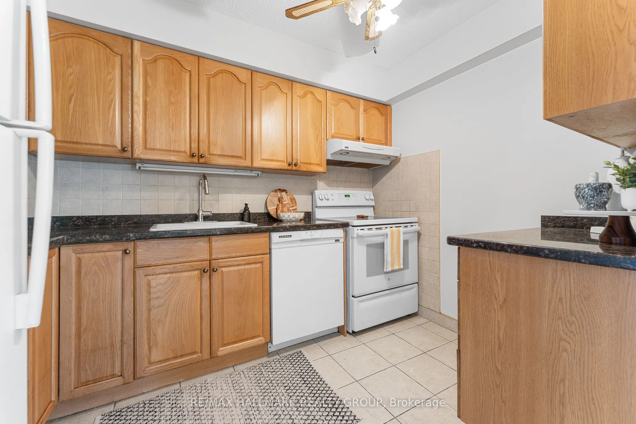 158C McArthur Avenue, #808