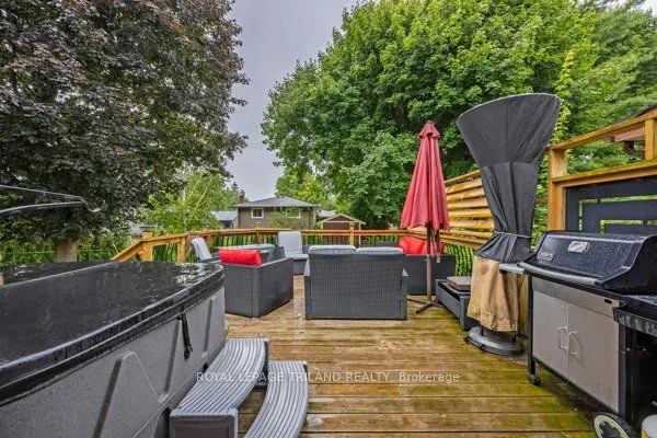17 WINDING WAY Crescent