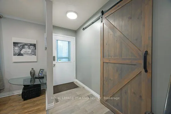 17 WINDING WAY Crescent