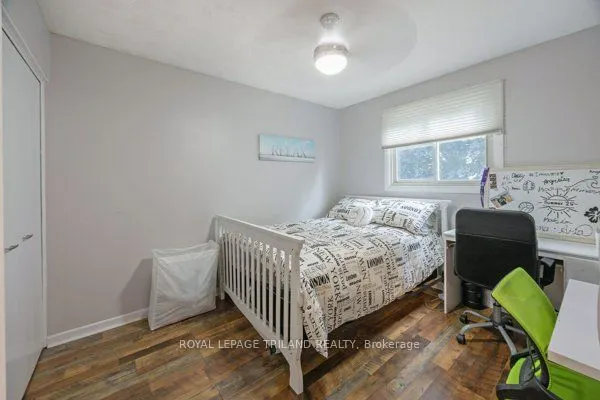 17 WINDING WAY Crescent