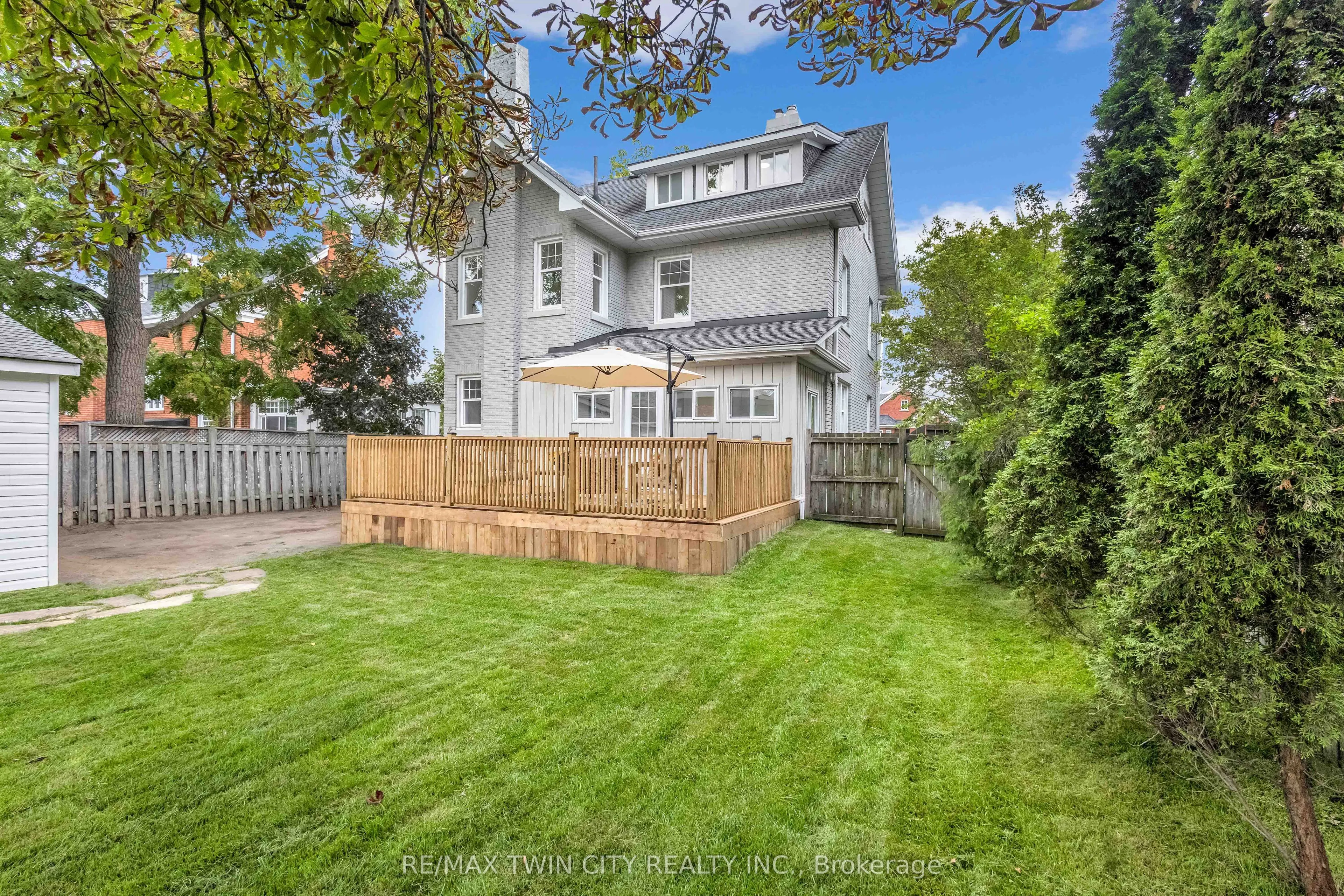 15 Hawarden Avenue