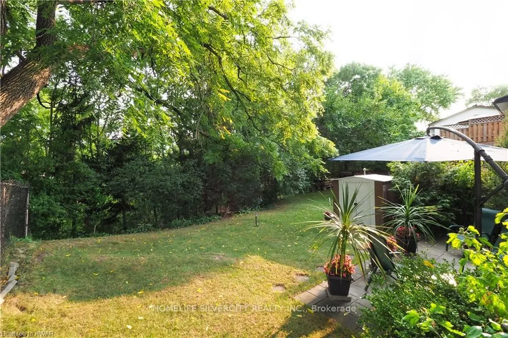 196 Millwood Crescent
