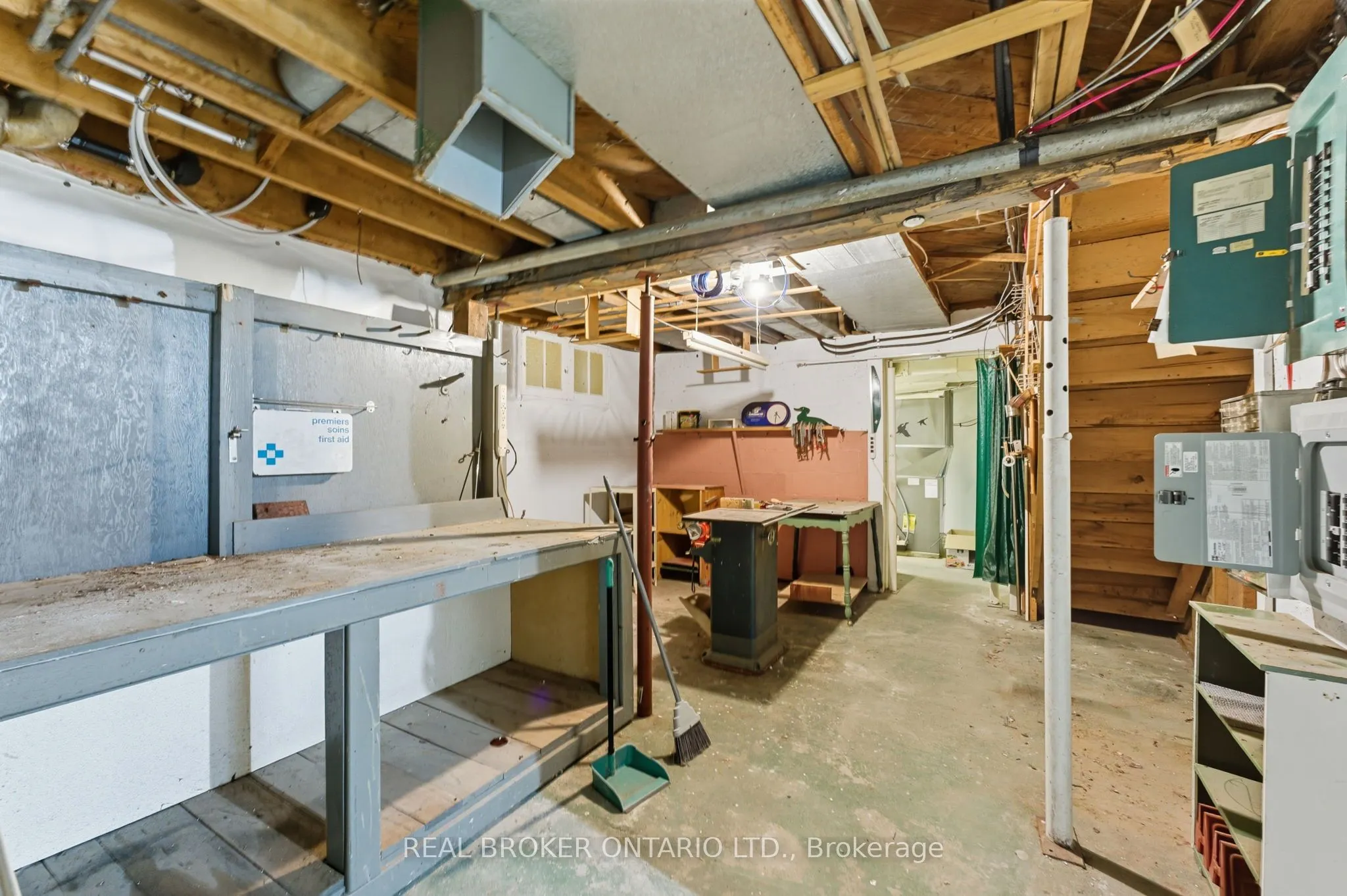 505 Main Street E