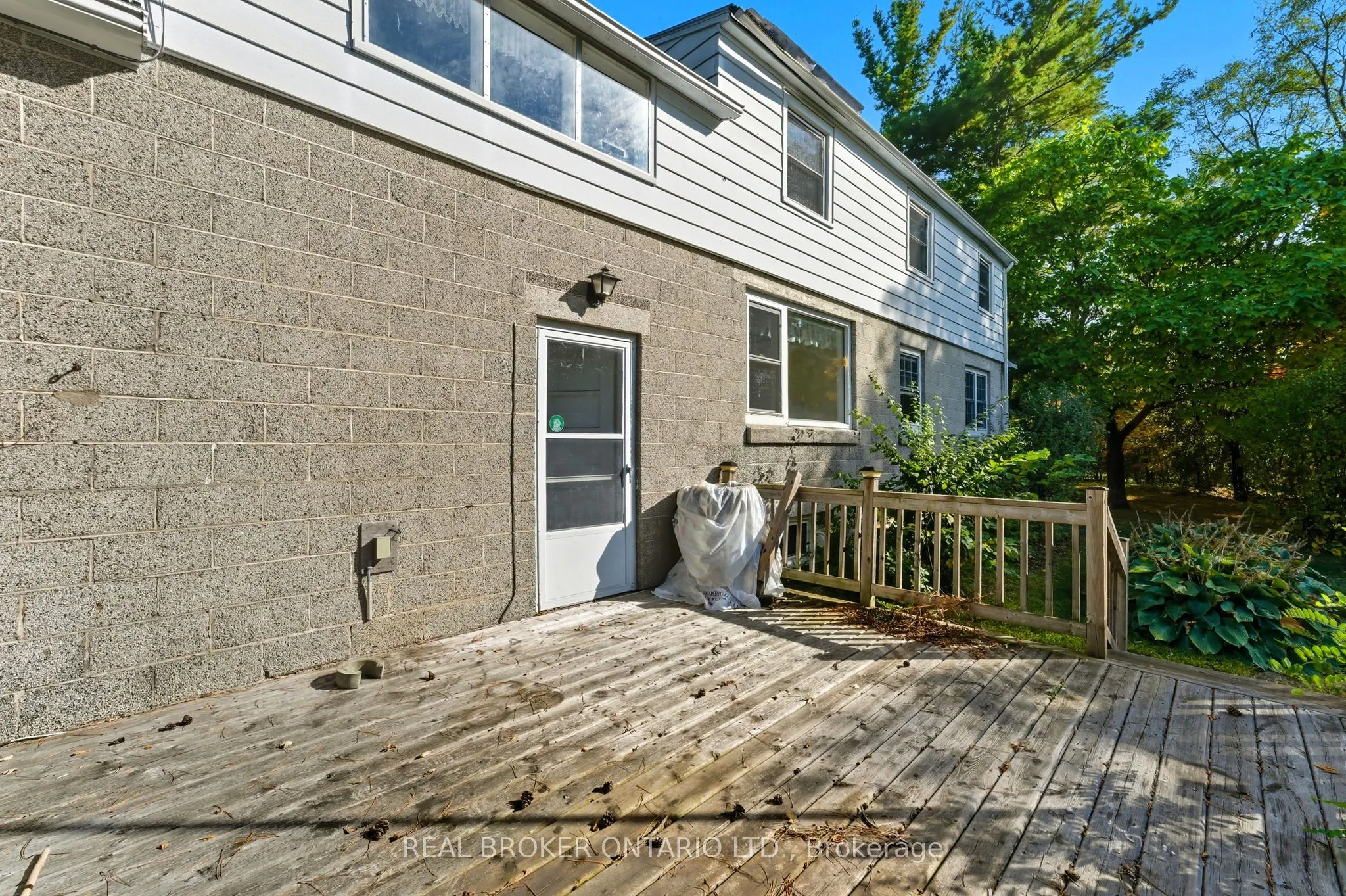 505 Main Street E