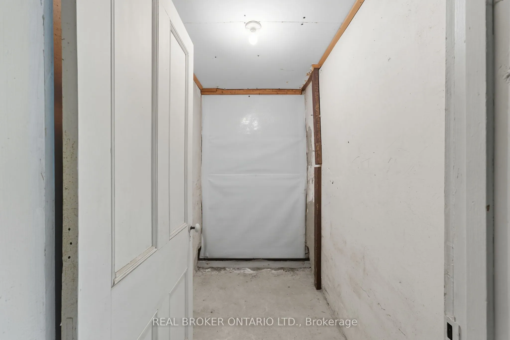 505 Main Street E