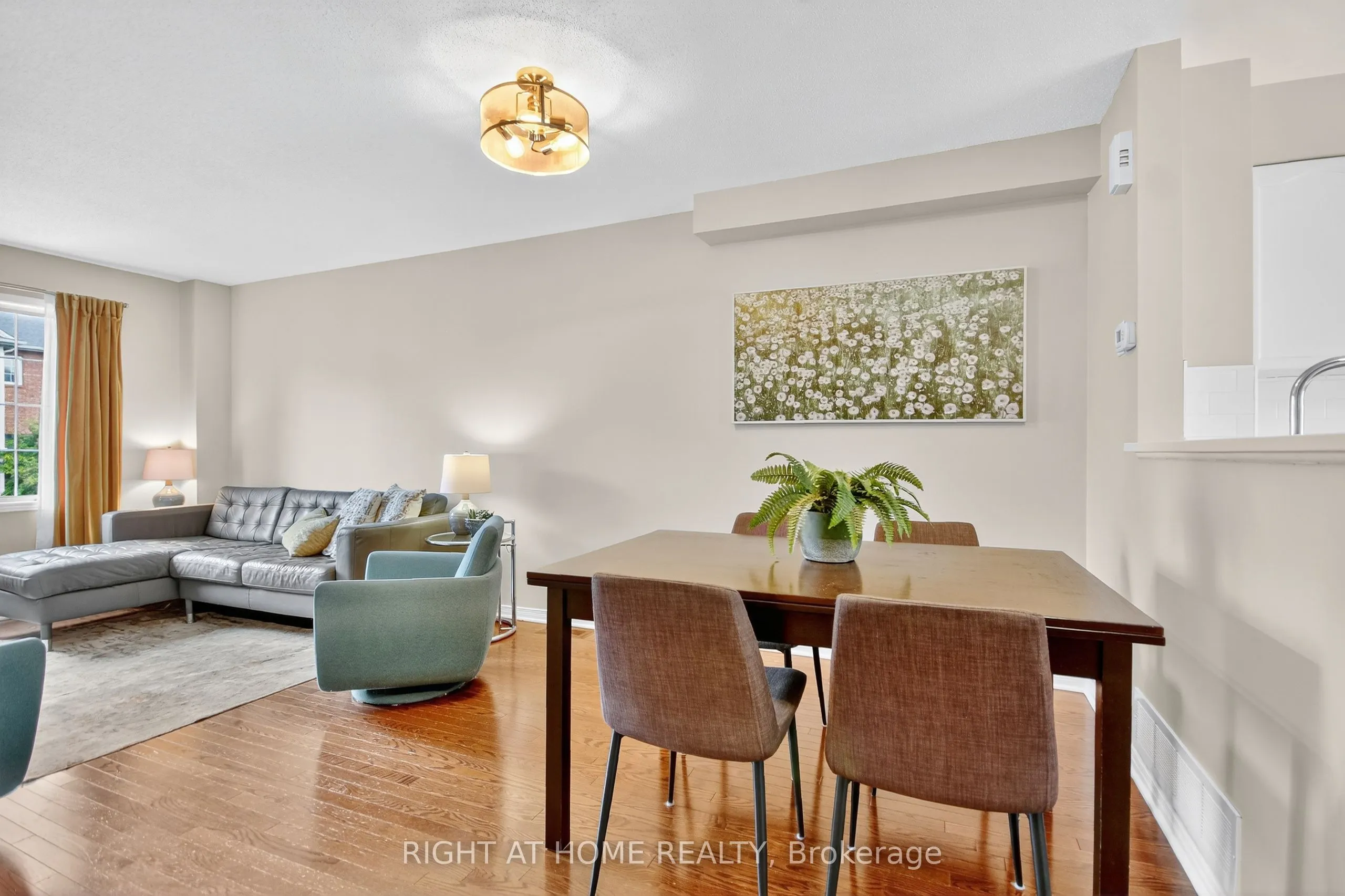 24 Manhattan Crescent