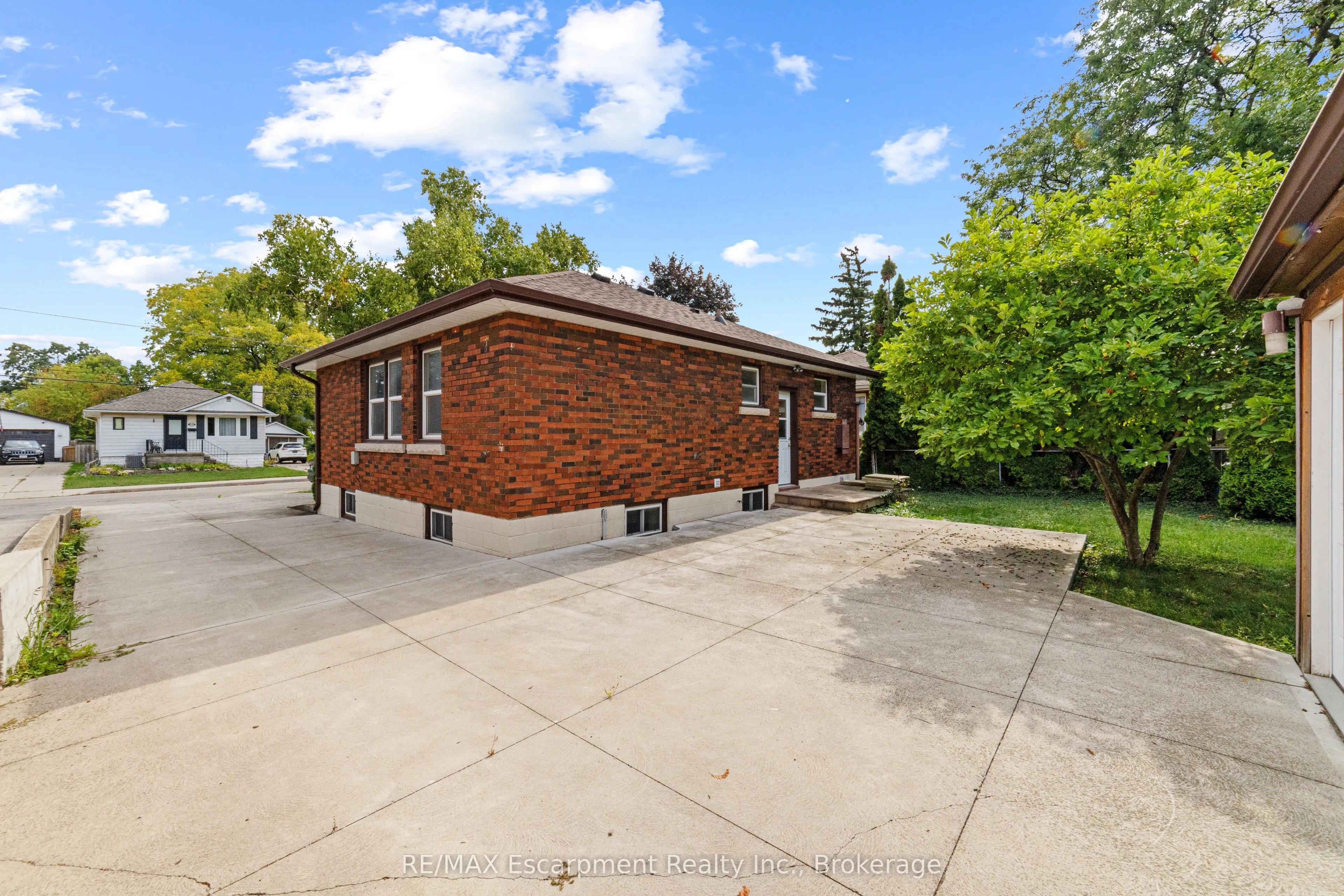 500 Rosseau Road