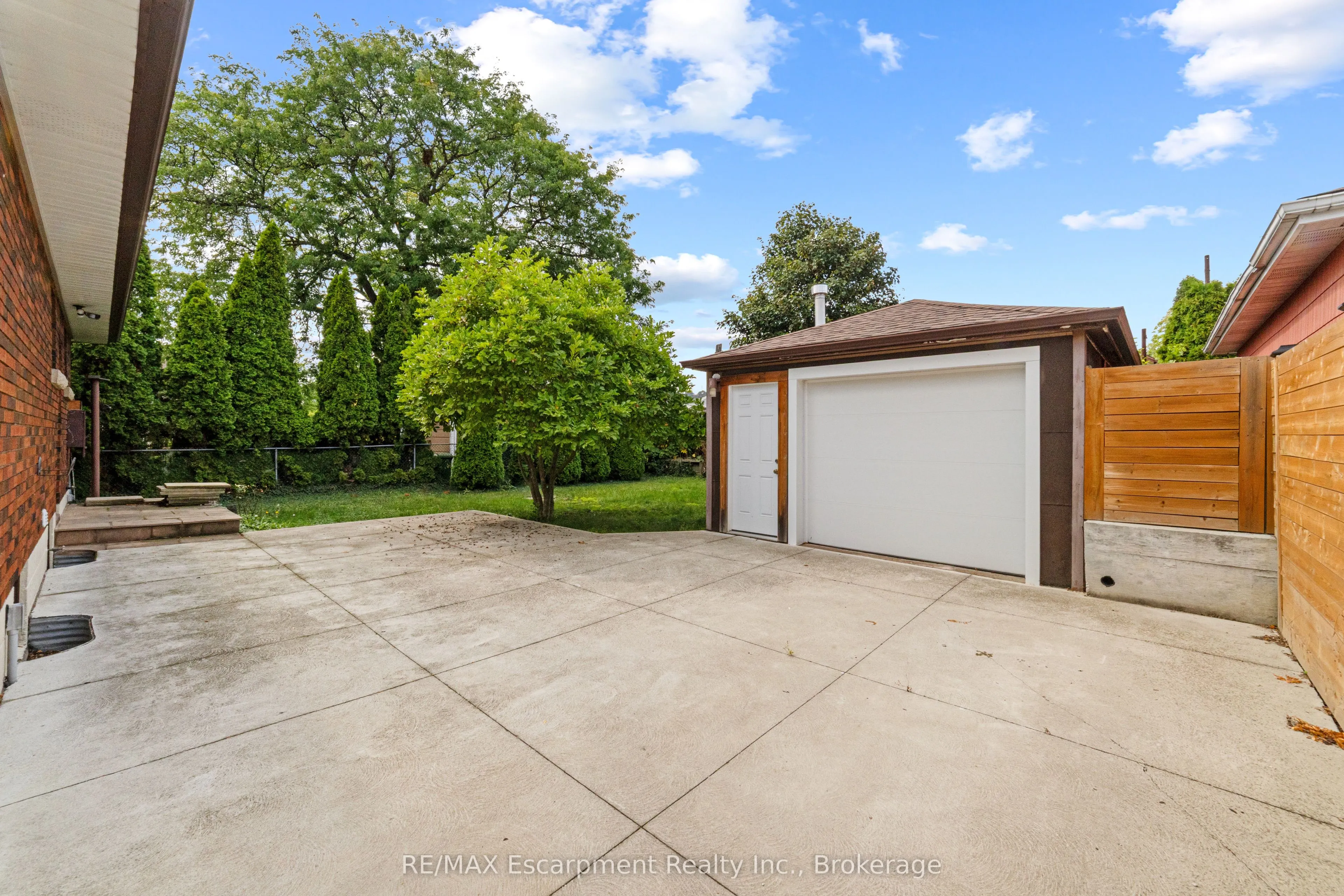 500 Rosseau Road