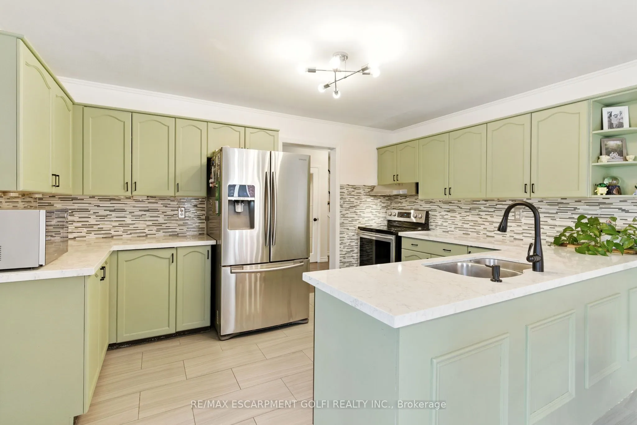 4511 St. Volodymyr Crescent