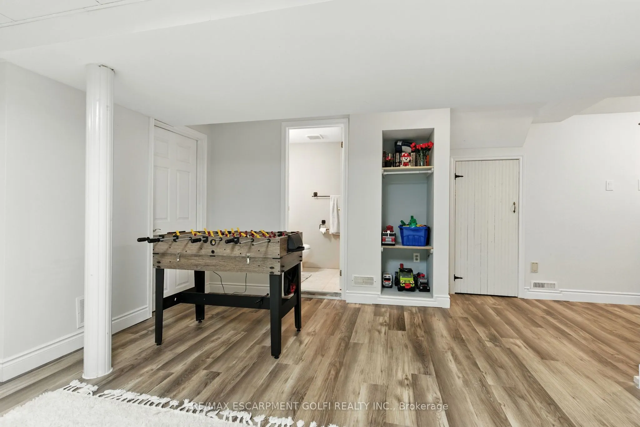 4511 St. Volodymyr Crescent