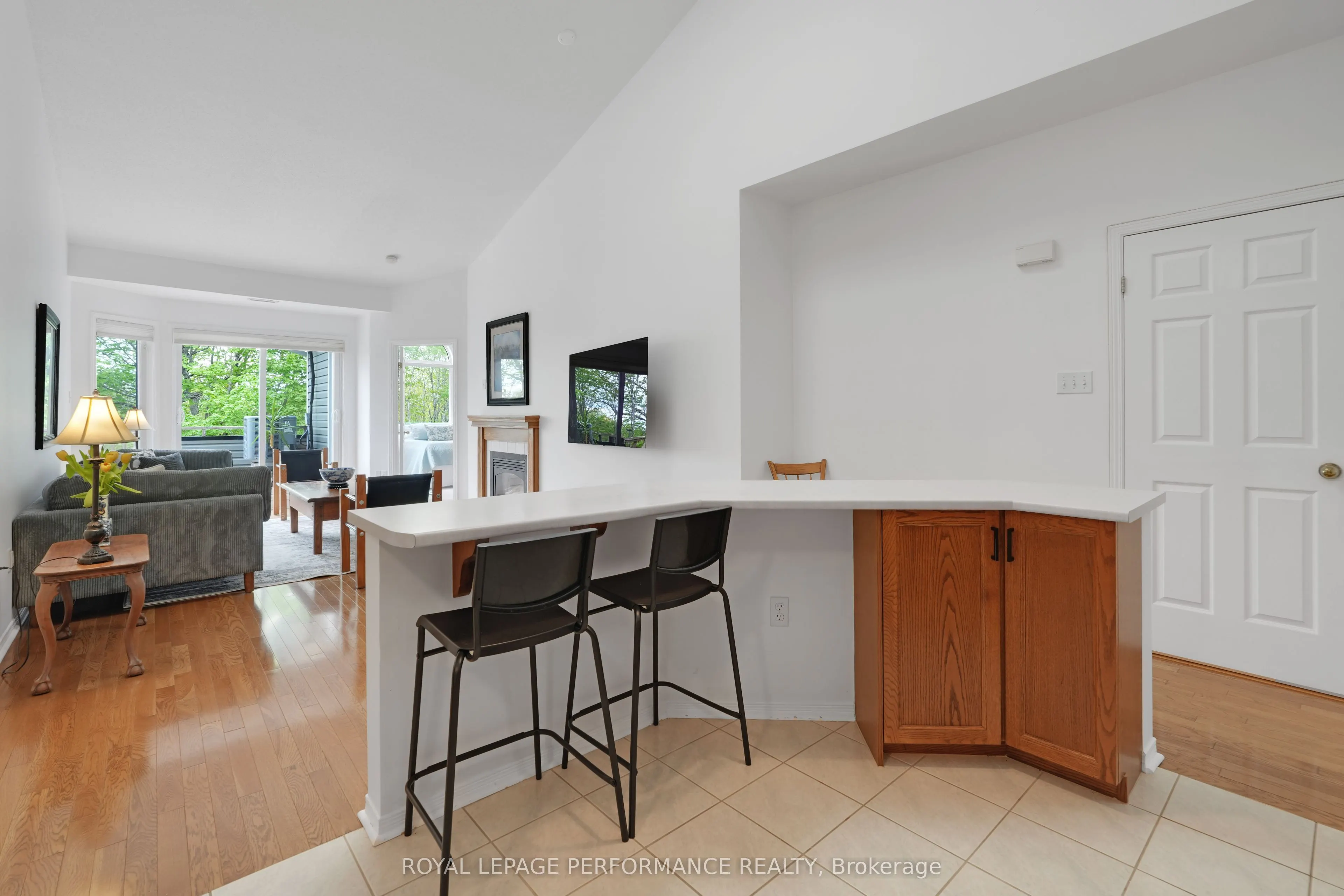 116 Robson Court, #7