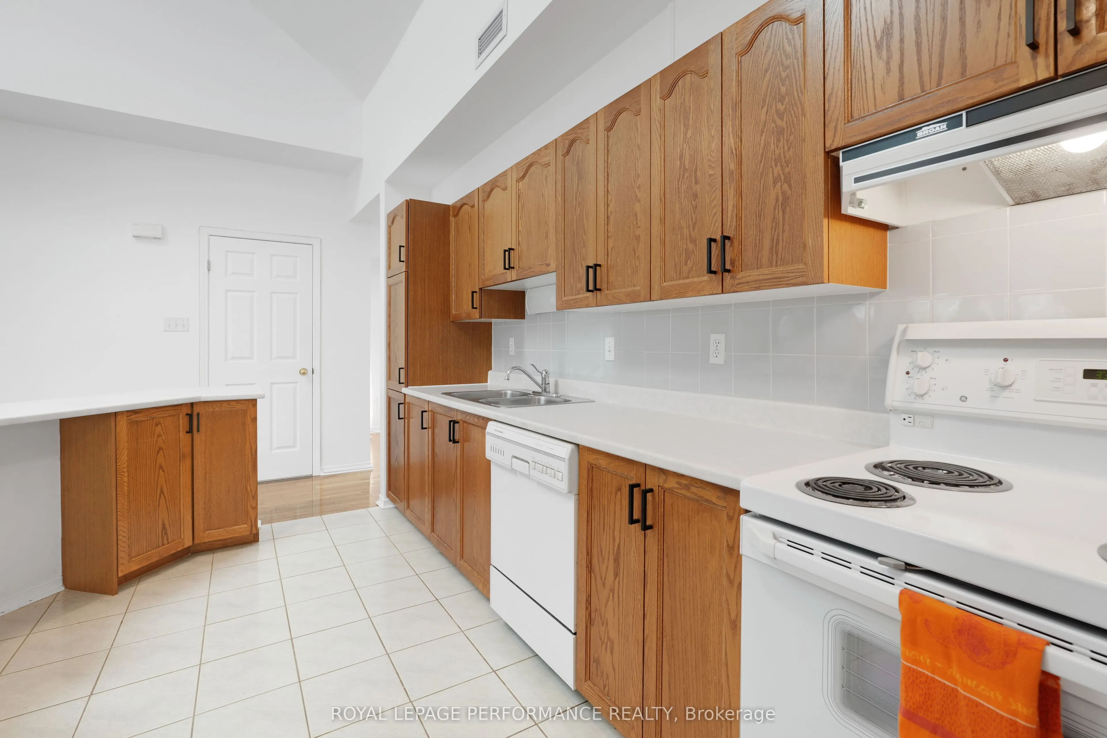 116 Robson Court, #7