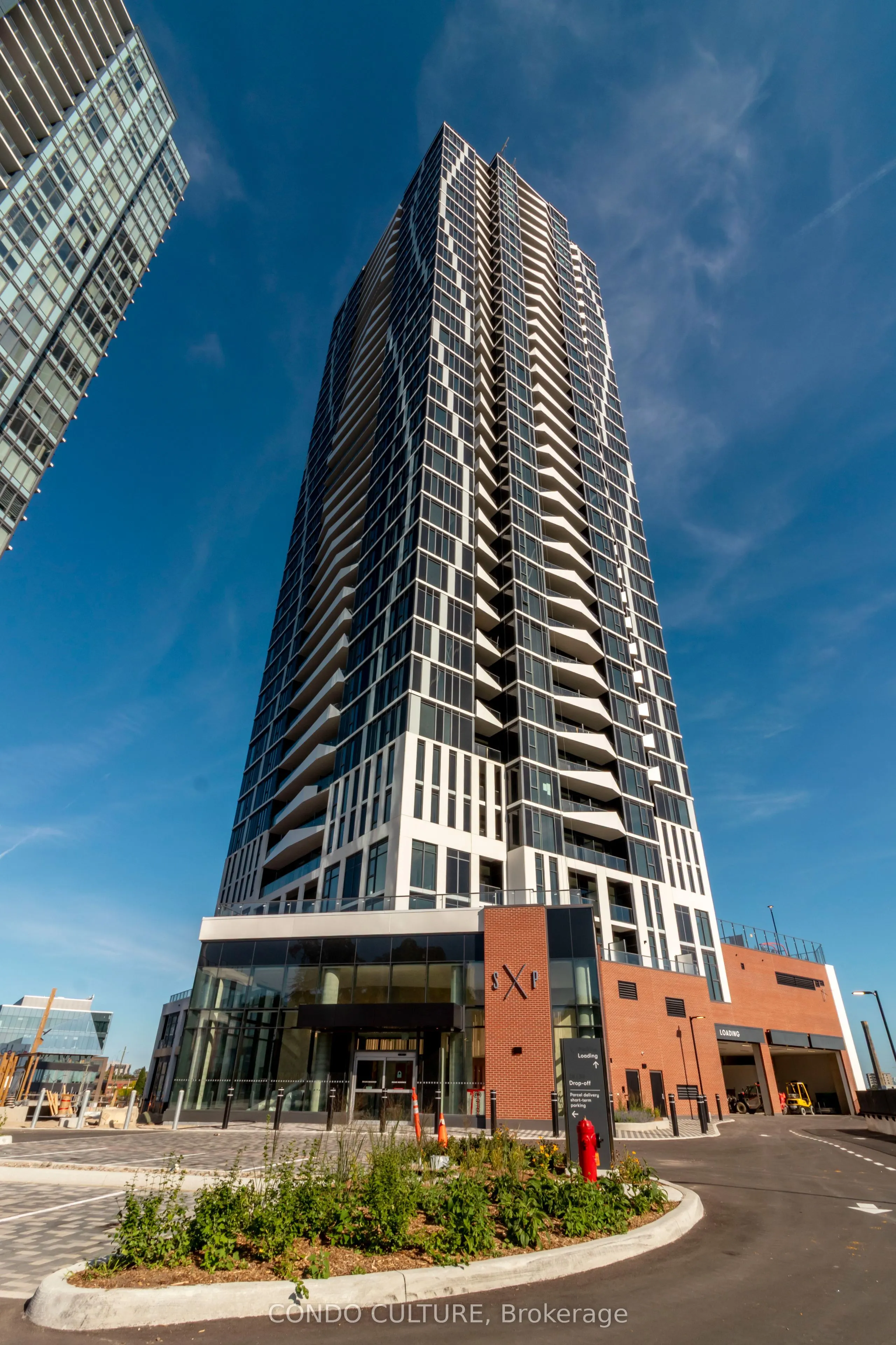 25 Wellington Street S, #3703