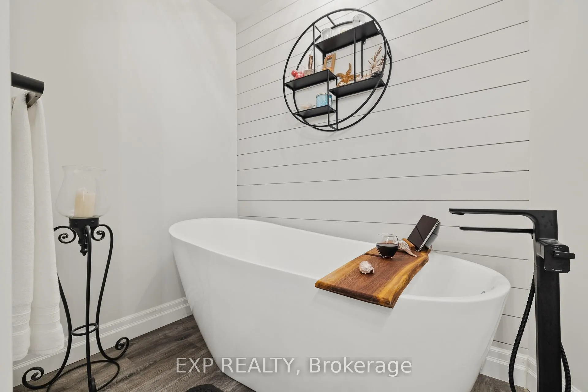 343 George Street N, #1