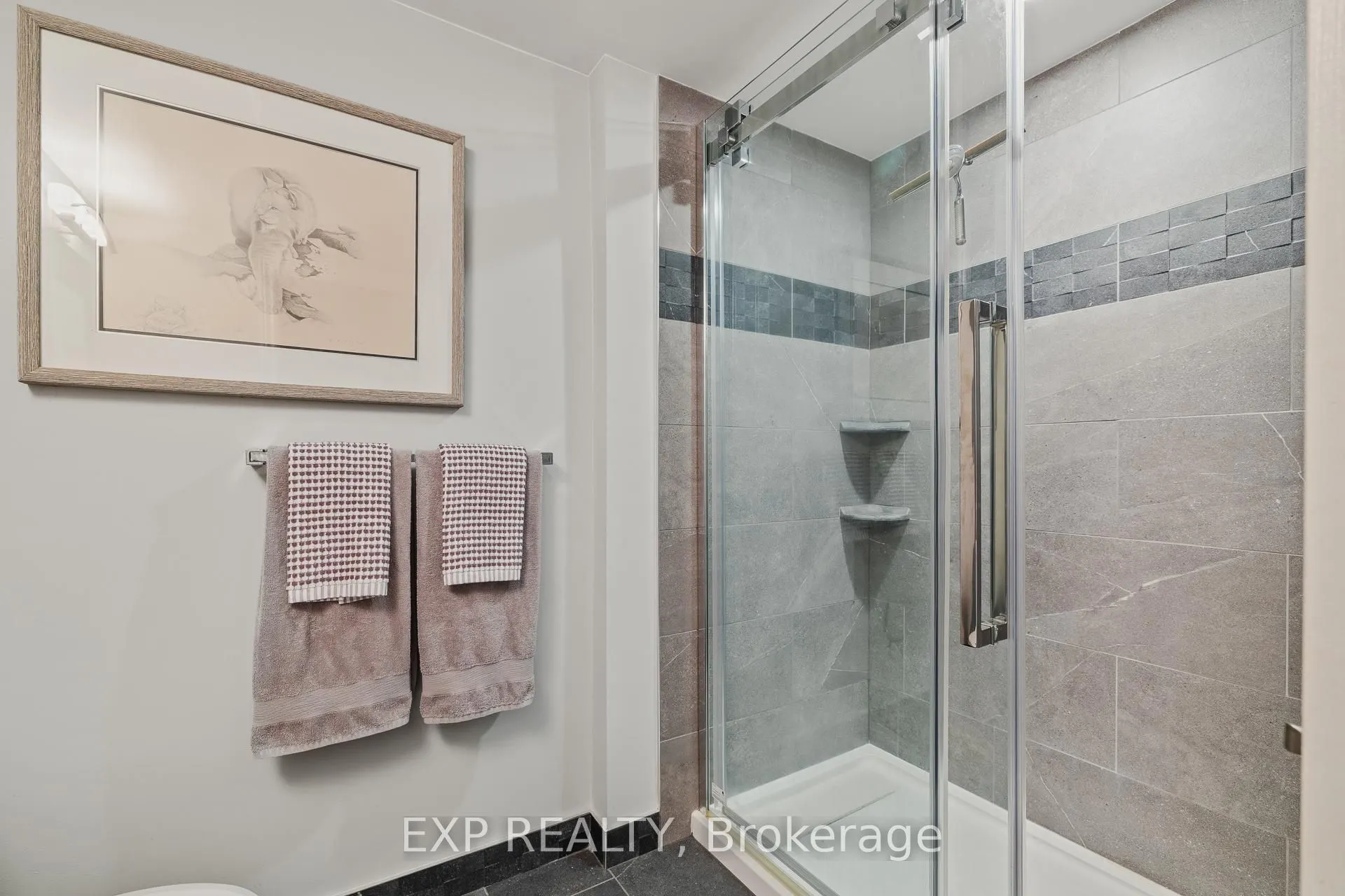 343 George Street N, #1