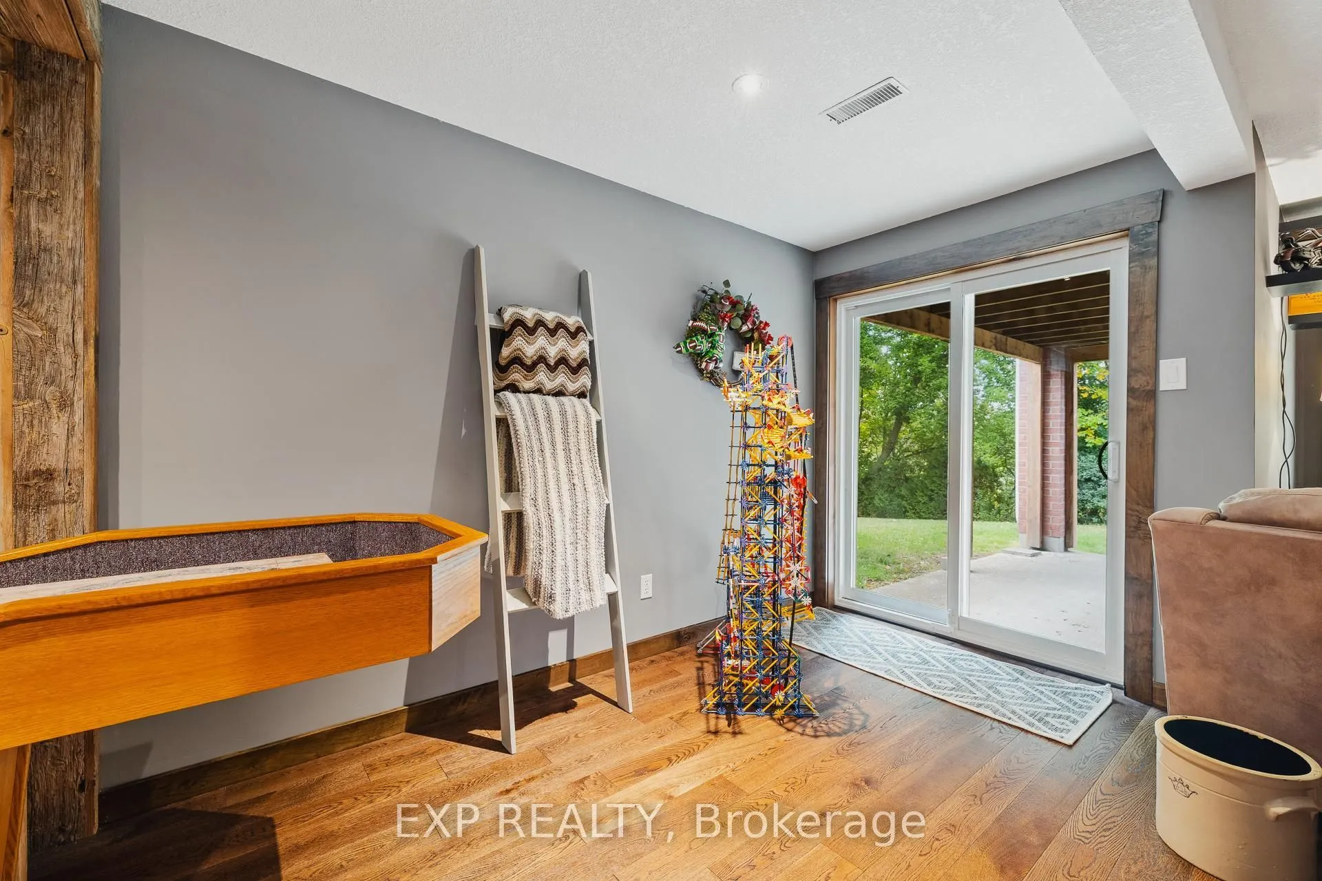 343 George Street N, #1