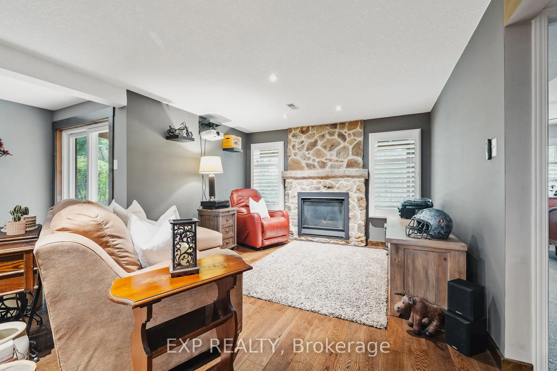 343 George Street N, #1