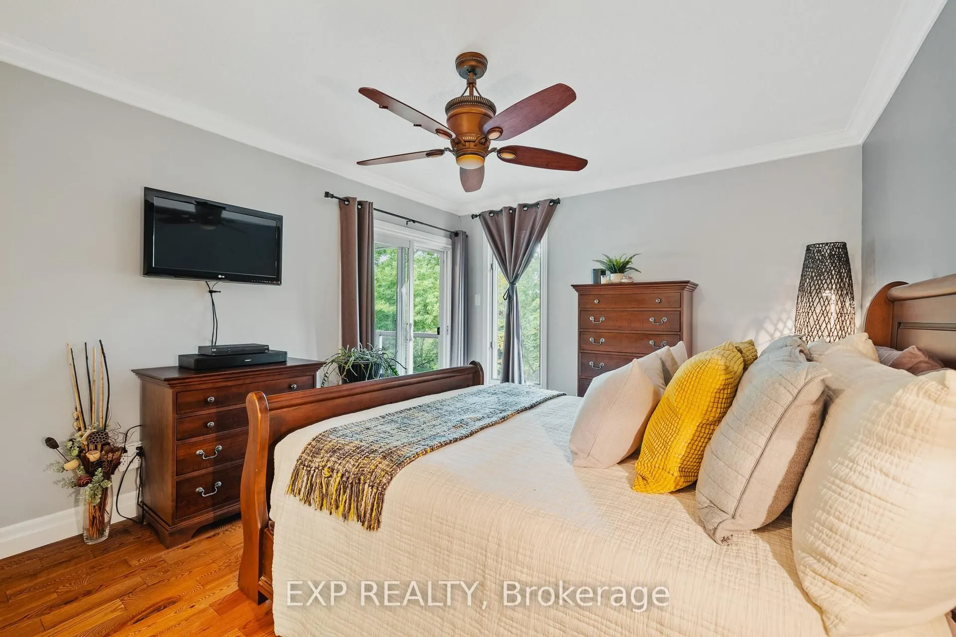 343 George Street N, #1
