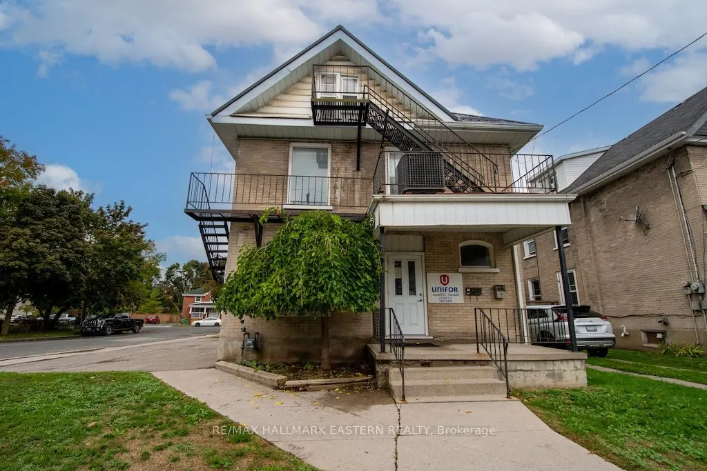 203 Park Street N