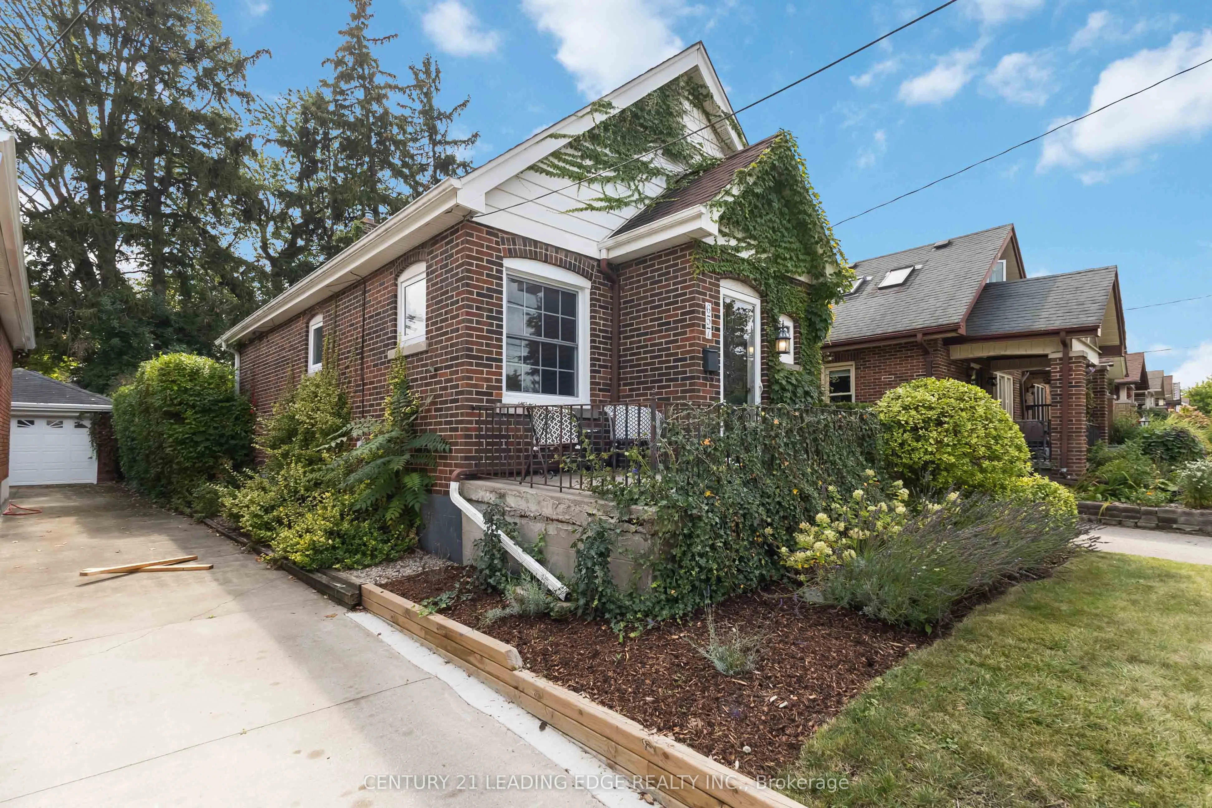 657 Emery Street