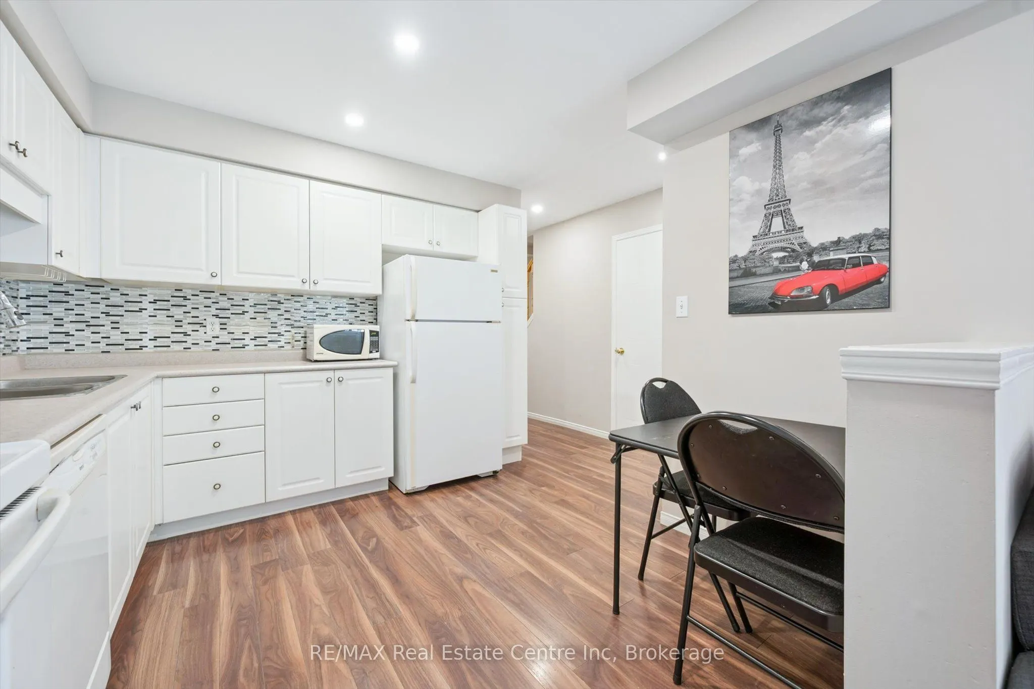 65 Roehampton Crescent, #59