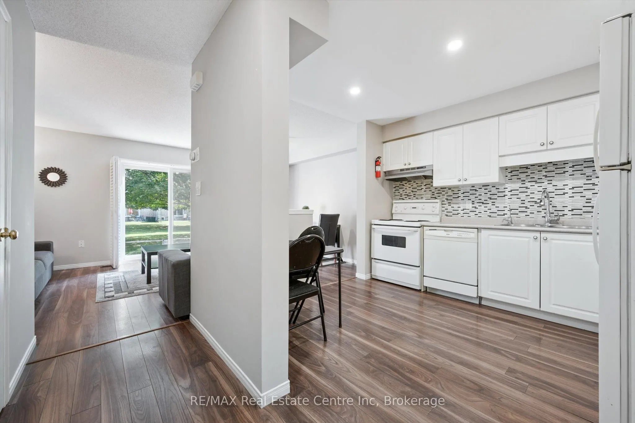 65 Roehampton Crescent, #59