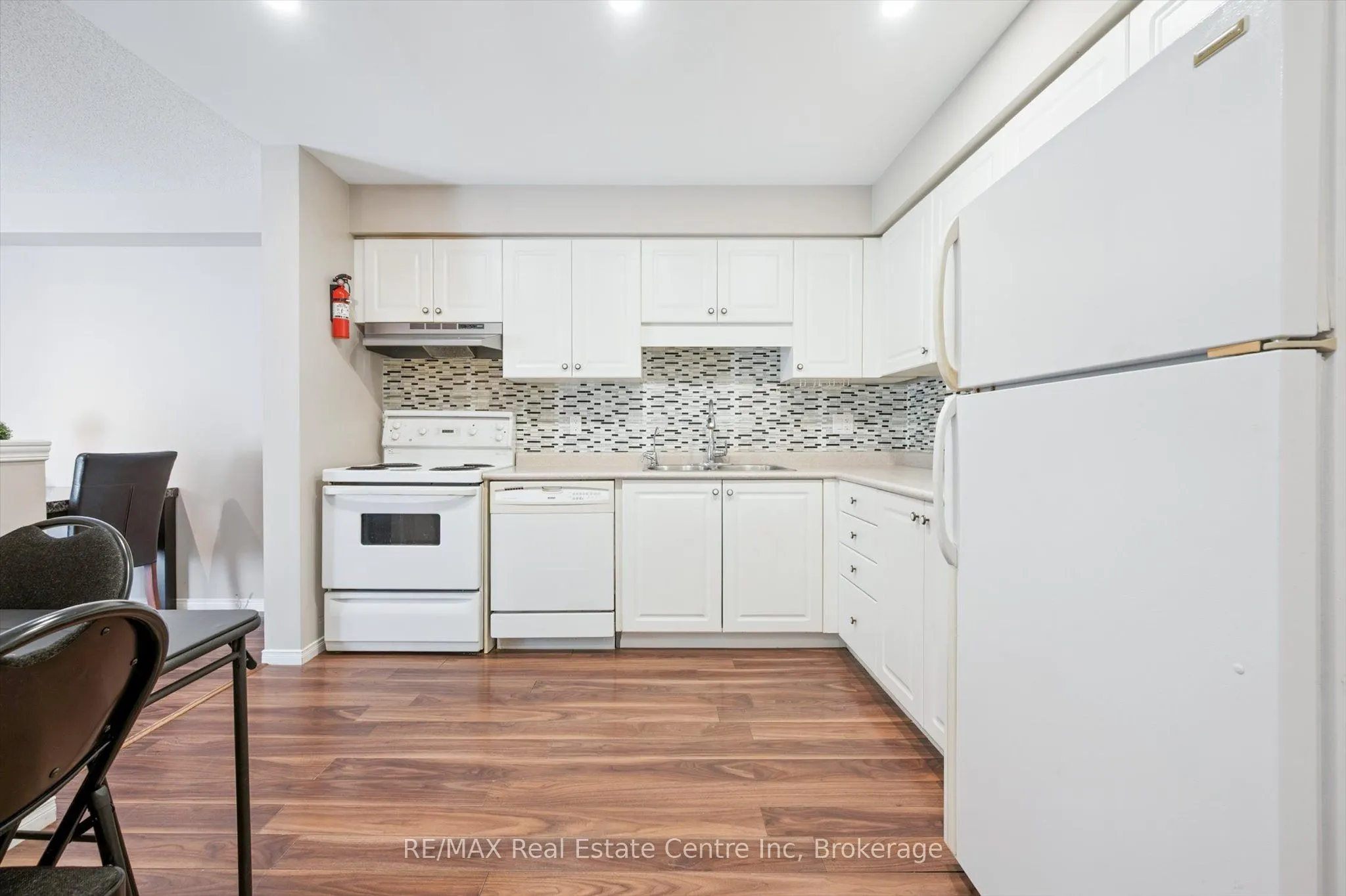 65 Roehampton Crescent, #59