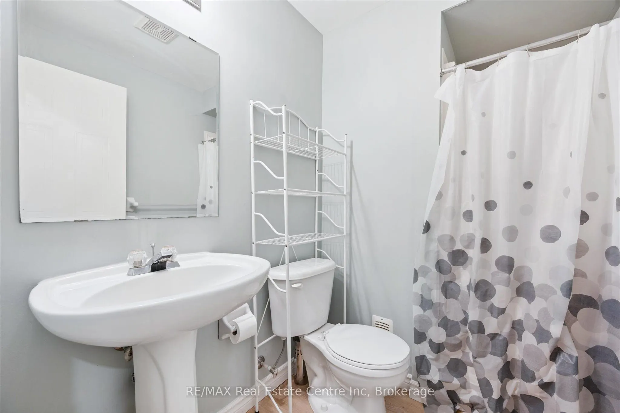 65 Roehampton Crescent, #59