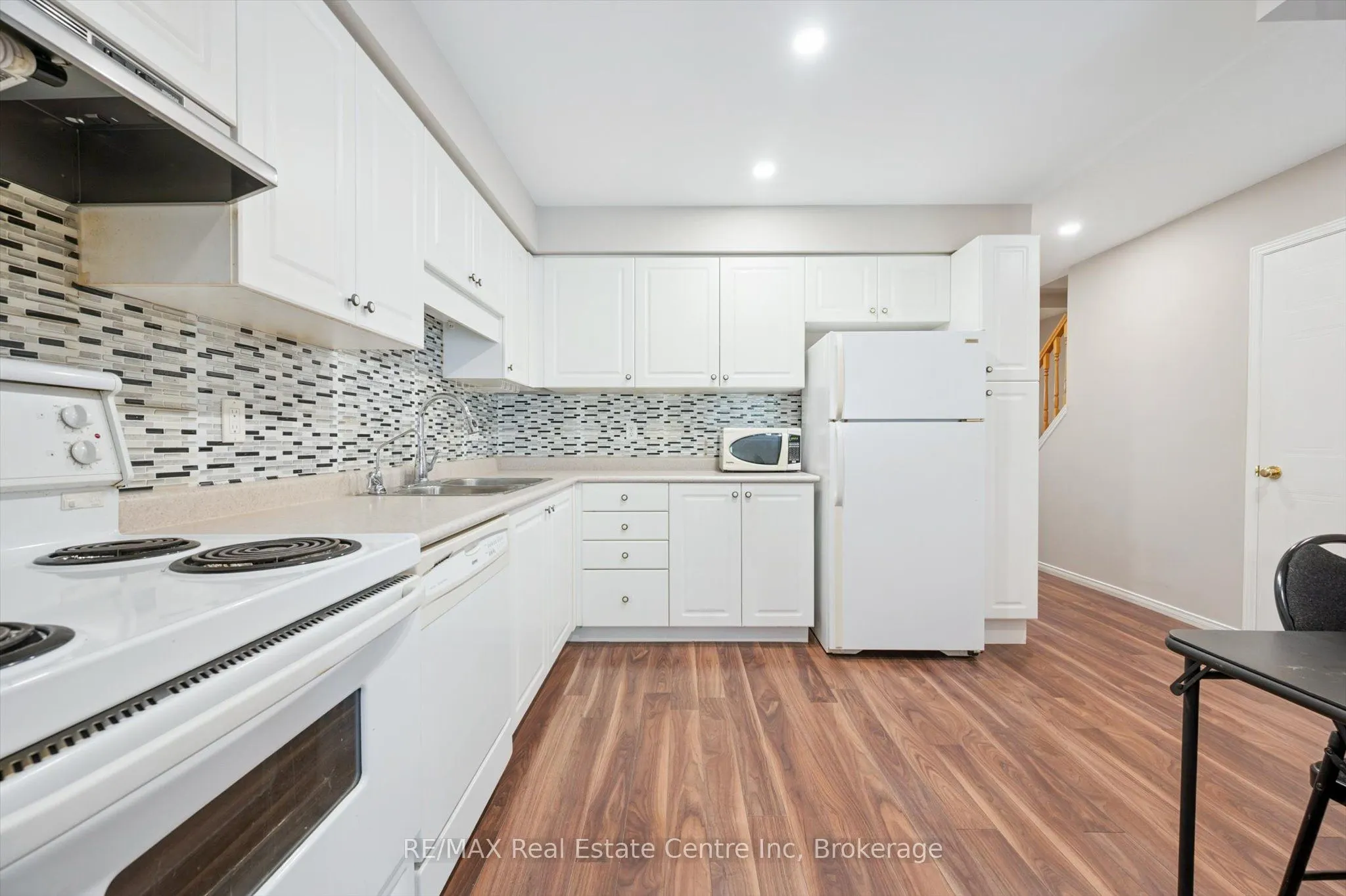 65 Roehampton Crescent, #59