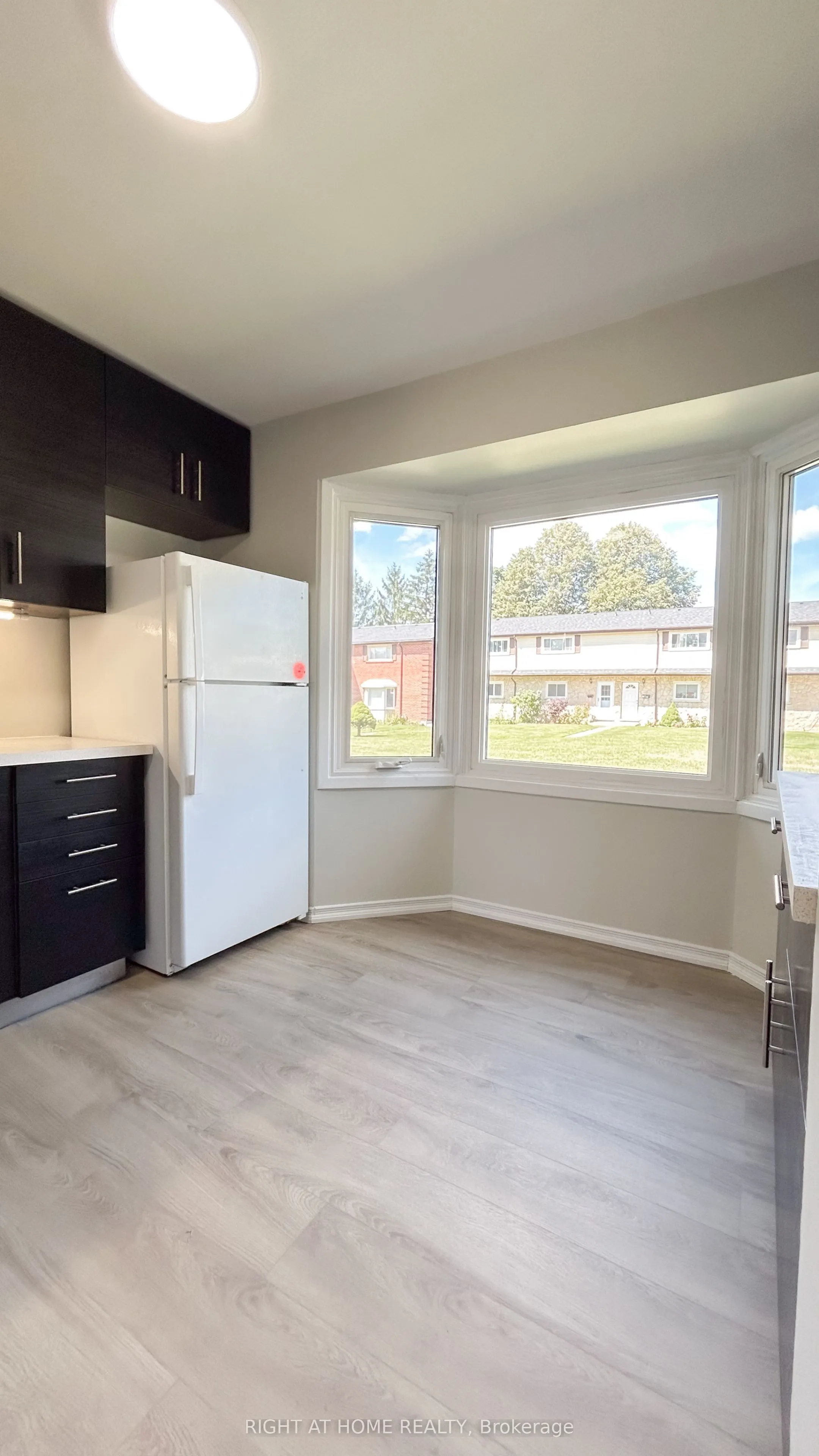 160 Jansen Avenue, #32