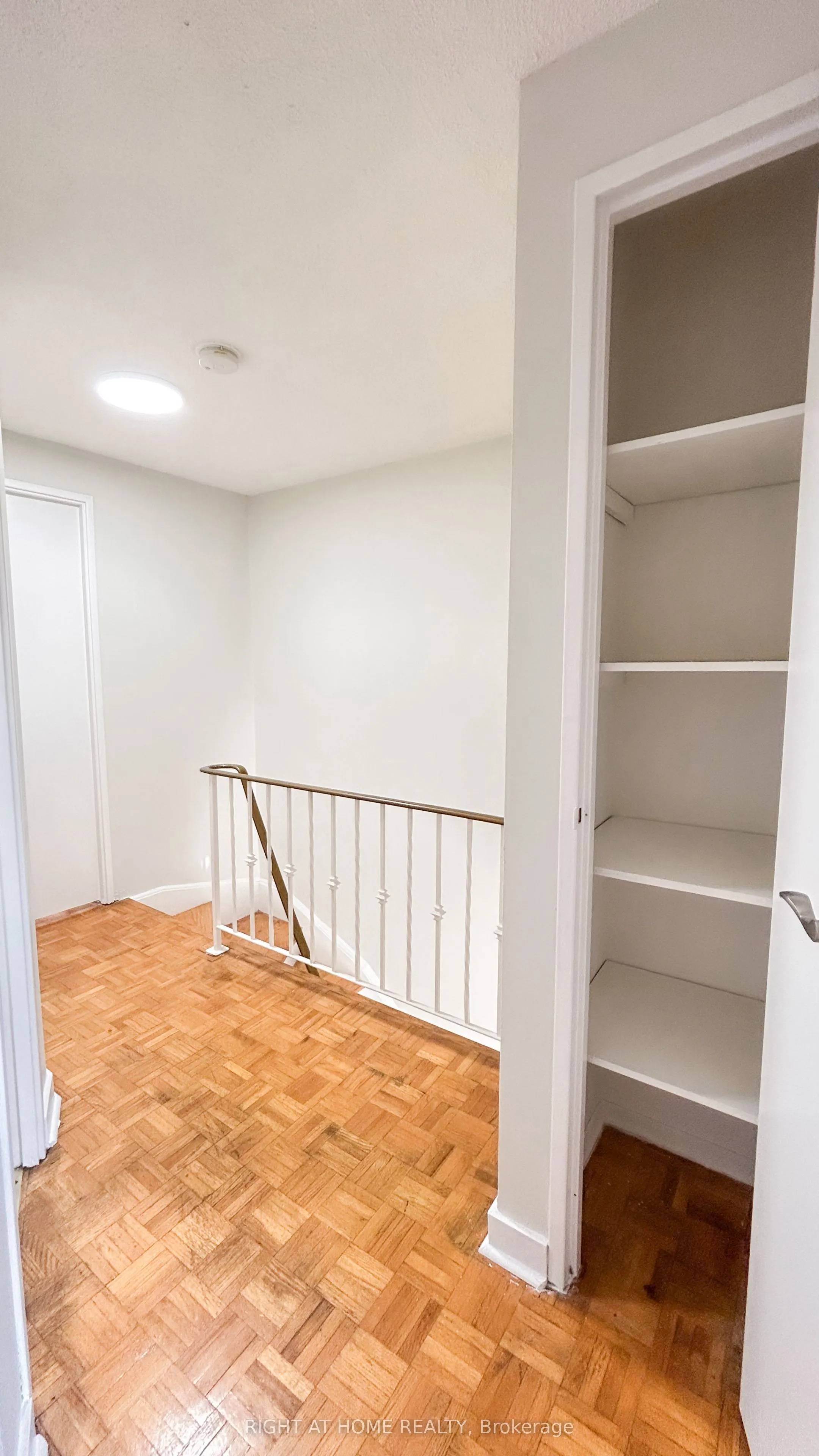 160 Jansen Avenue, #32