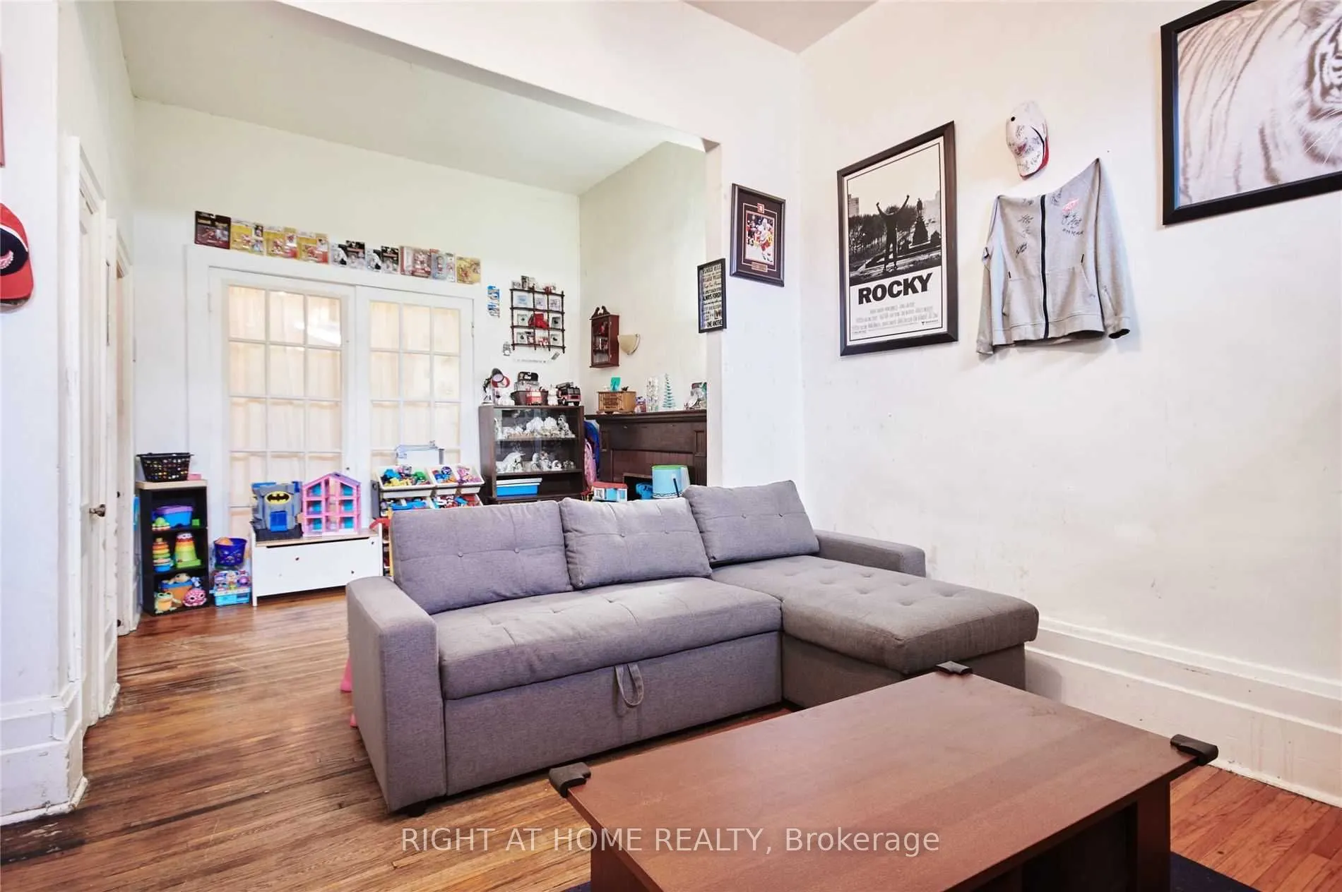 87-93 King Street W