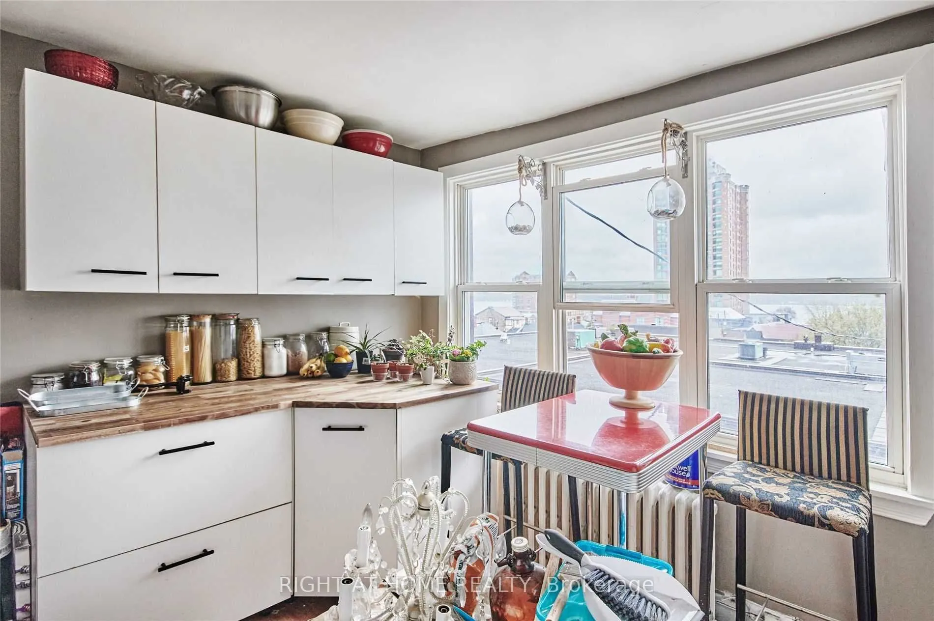 87-93 King Street W