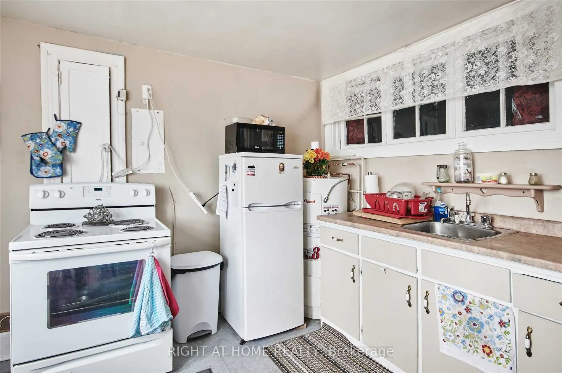 87-93 King Street W