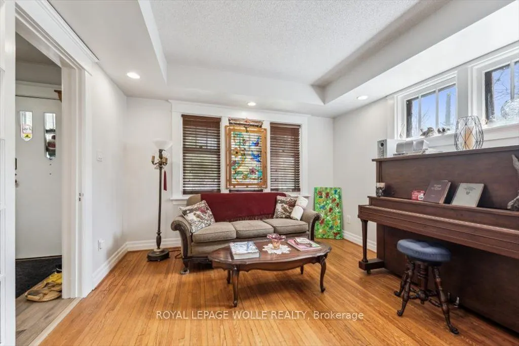 180 David Street W