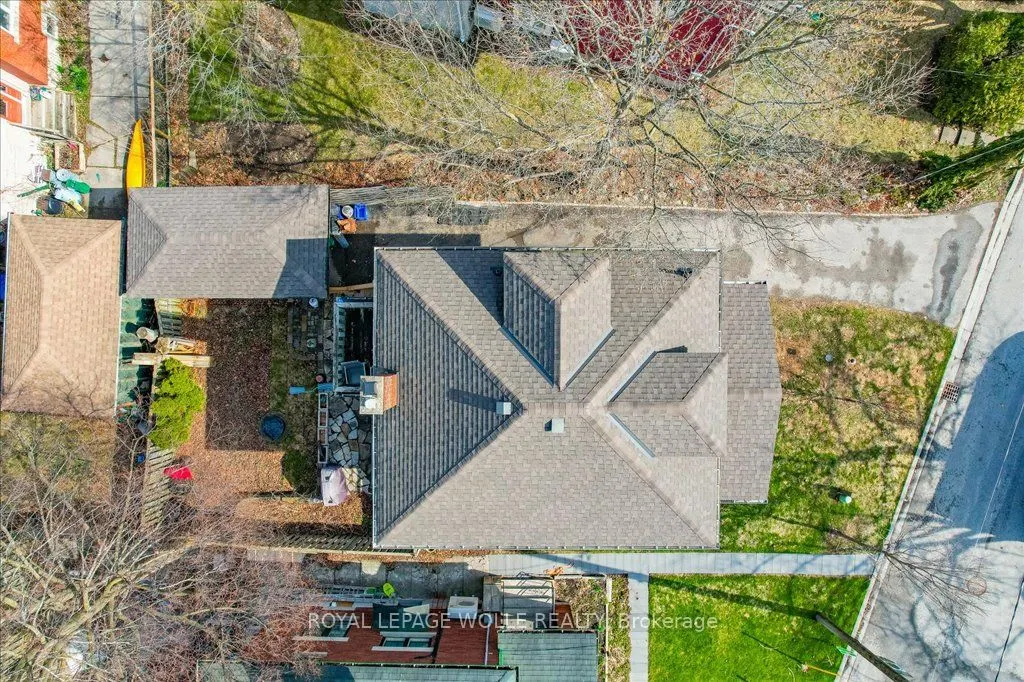 180 David Street W