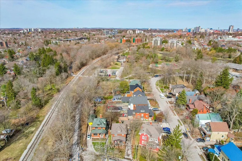 180 David Street W